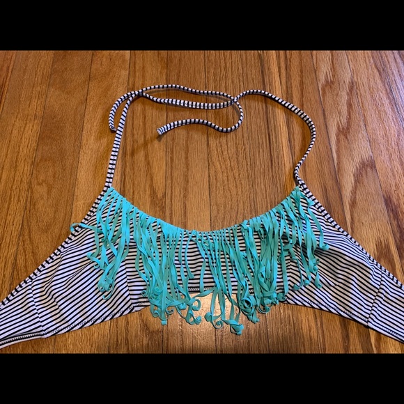 Victoria’s Secret Swimsuit Top - Picture 2 of 4